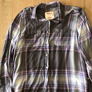 Women’s Plaid Top